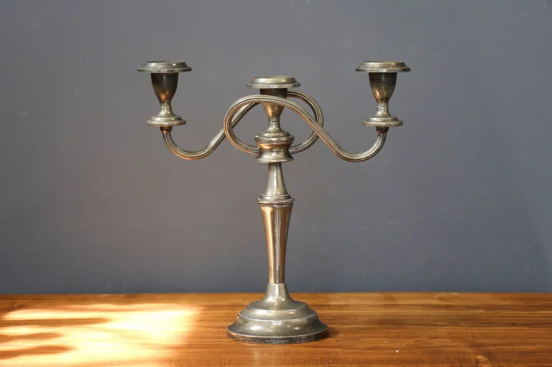 Bougeoir vintage en métal argenté à trois bras