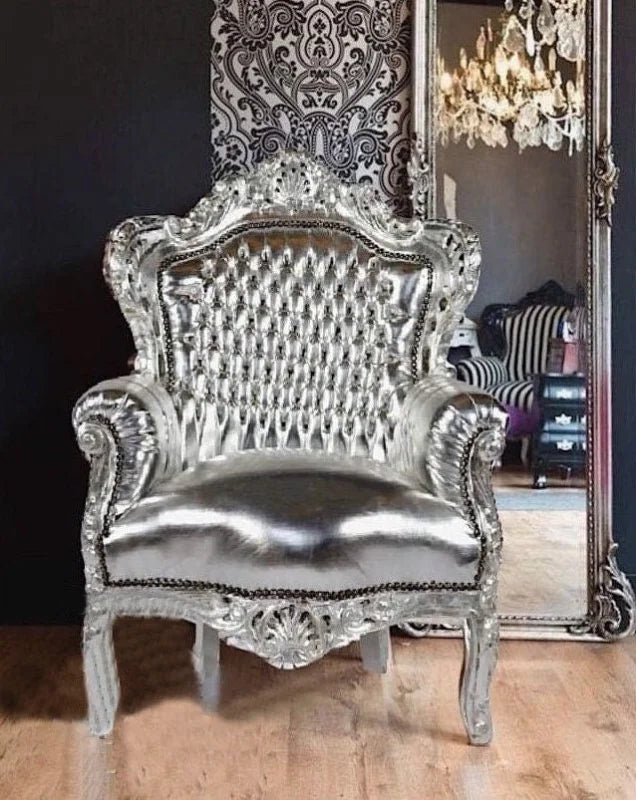 Fauteuil de style baroque couleur argent