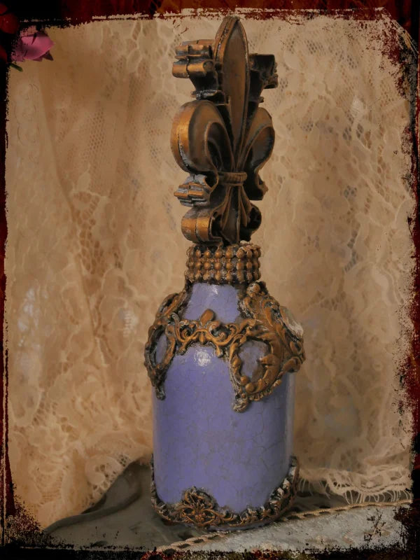 Flacon de décoration de style baroque avec fleurs de lys