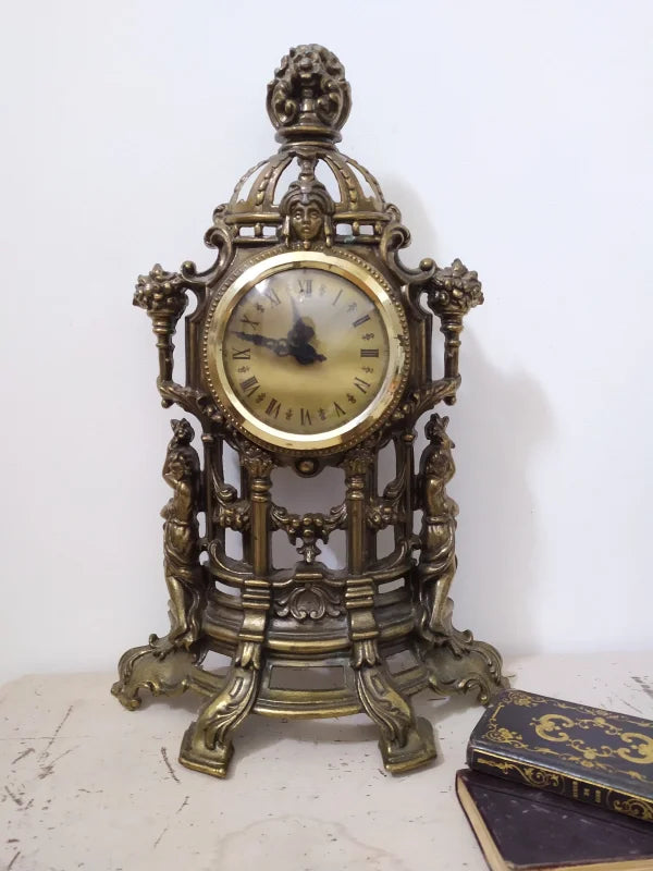 Horloge de bureau de style Louis XV