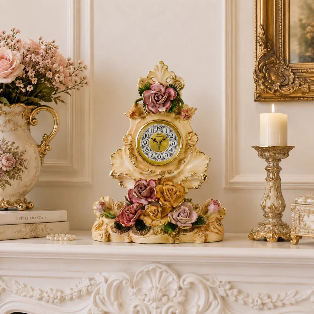 horloge-de-cheminee-baroque-style-XVIIIe / horloge style louis XV pour decoration de luxe et interieur chic / horloge design italien
