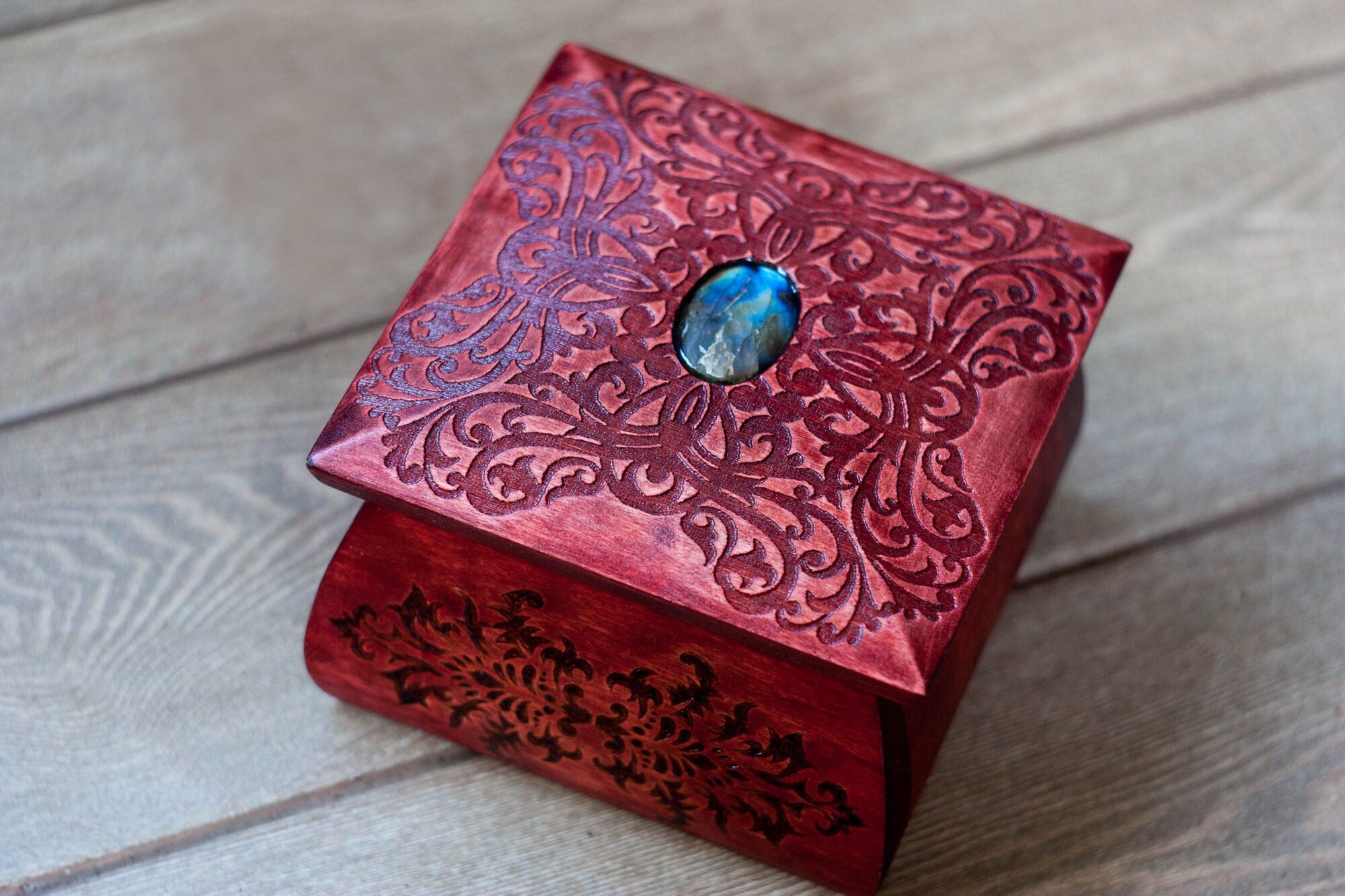 Belle boîte à bijoux vintage en bois