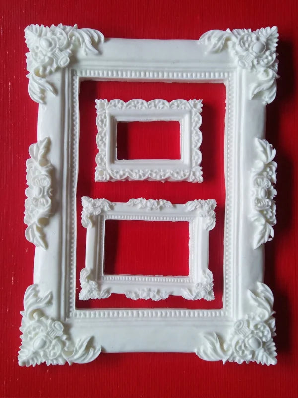 Lot de 3 cadres baroques en résine blanche