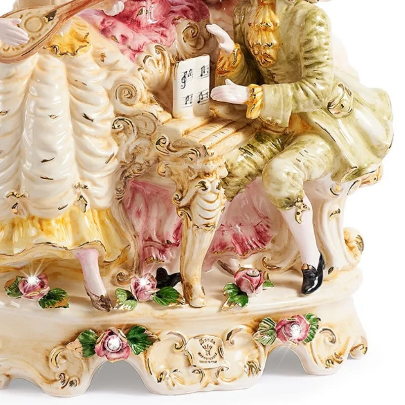 Pied de sculpture avec roses incrustées de cristaux swarovski et volutes, avec poinçon N capodimonte made in italy