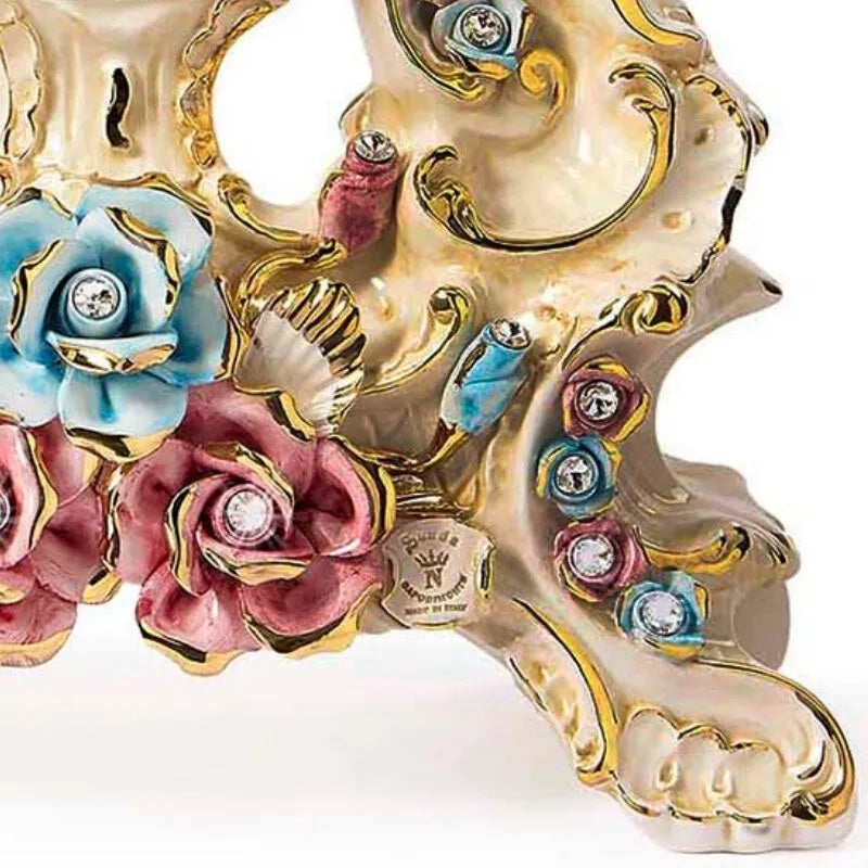 pied f'horloge de cheminée avec roses bicolores bleurs et roses et poinçon N capodimonte