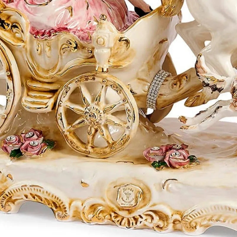 poinçon authentique N de capodimonte ornant une sculpture en céramique ornée de cristaux swarovski