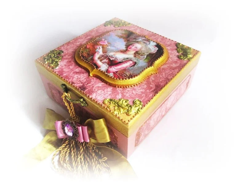 boite-a-bijoux-baroque-bois-marie-antoinette-rose