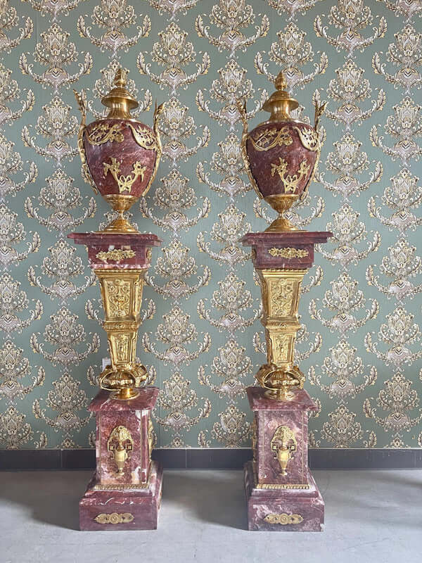 colonne-marbre-baroque-rouge-griotte-style-louis-XV-18e-siecle