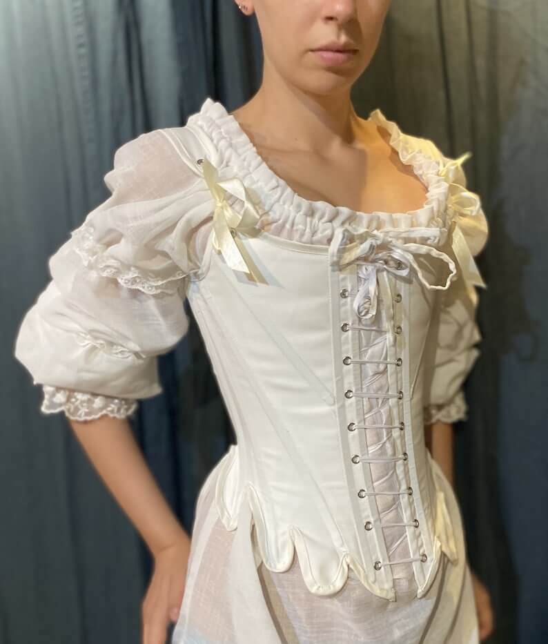 corset-femme-ancien-type-bustier-guepiere-XVIIIe-siecle