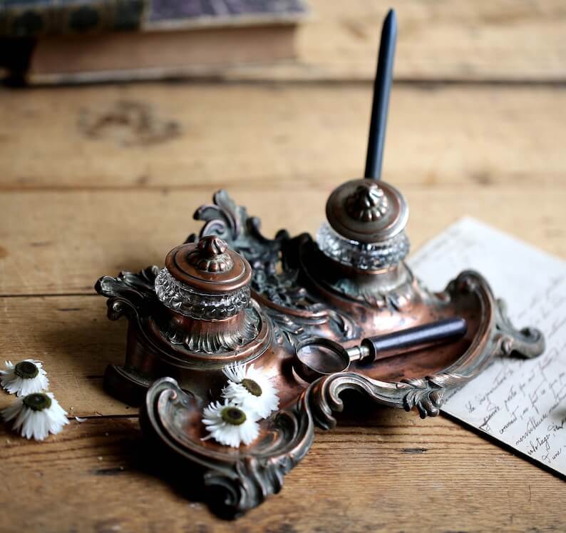 encrier-baroque-ancien-en-bronze