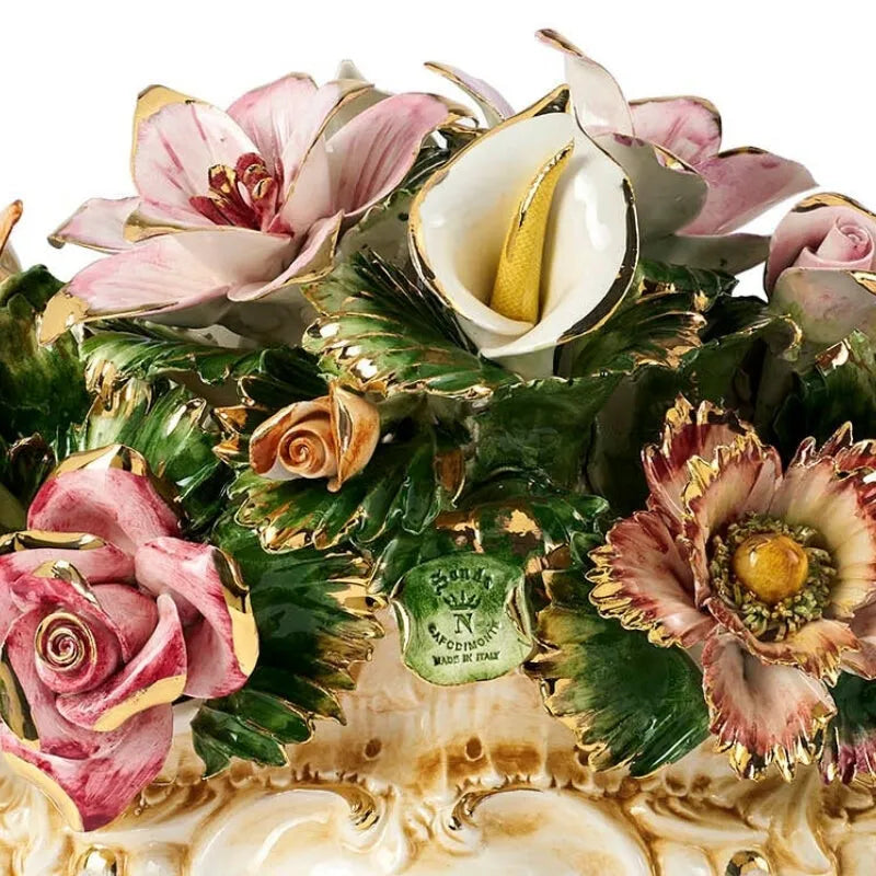 bouquet de fleur style XVIIIe avec lys, roses et arum sculptés à la main avec poinçon N ceramique de capodimonte