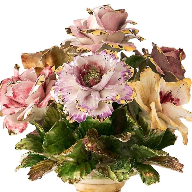 roses et fleurs de lys dorés à la feuille d'or 24 carats et sculptés à la main en ceramique capodimonte