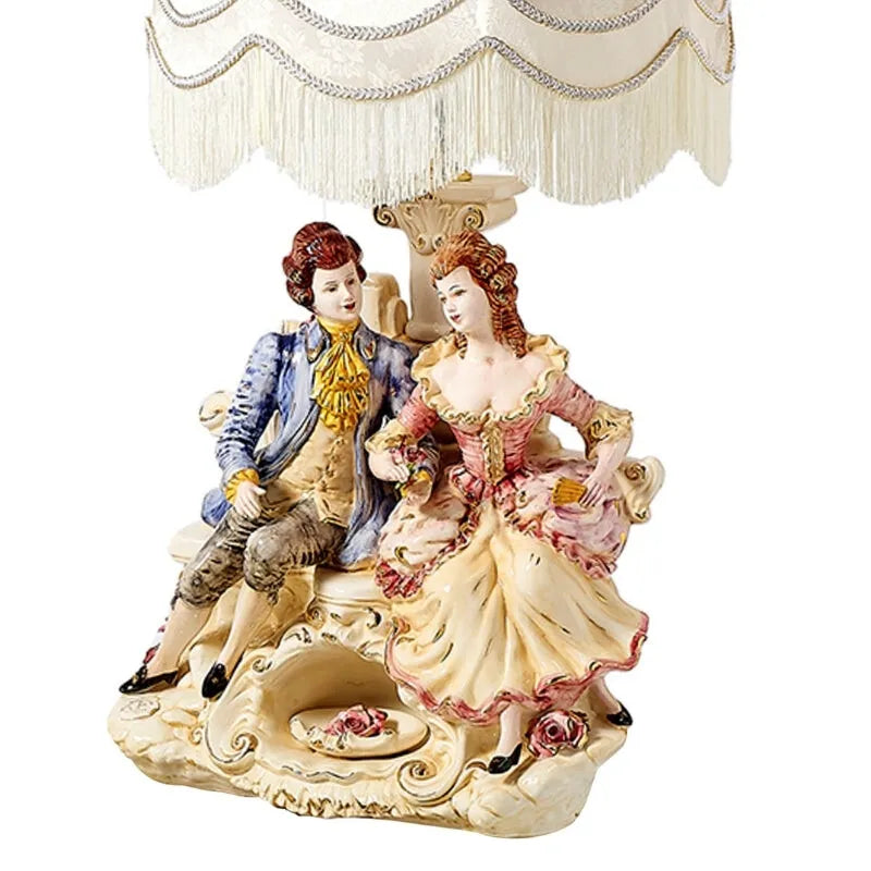 sculpture ceramique d'un gentillhomme et sa marquise sur pied de lampe 110cm pour salon aristocratique style Louis xv