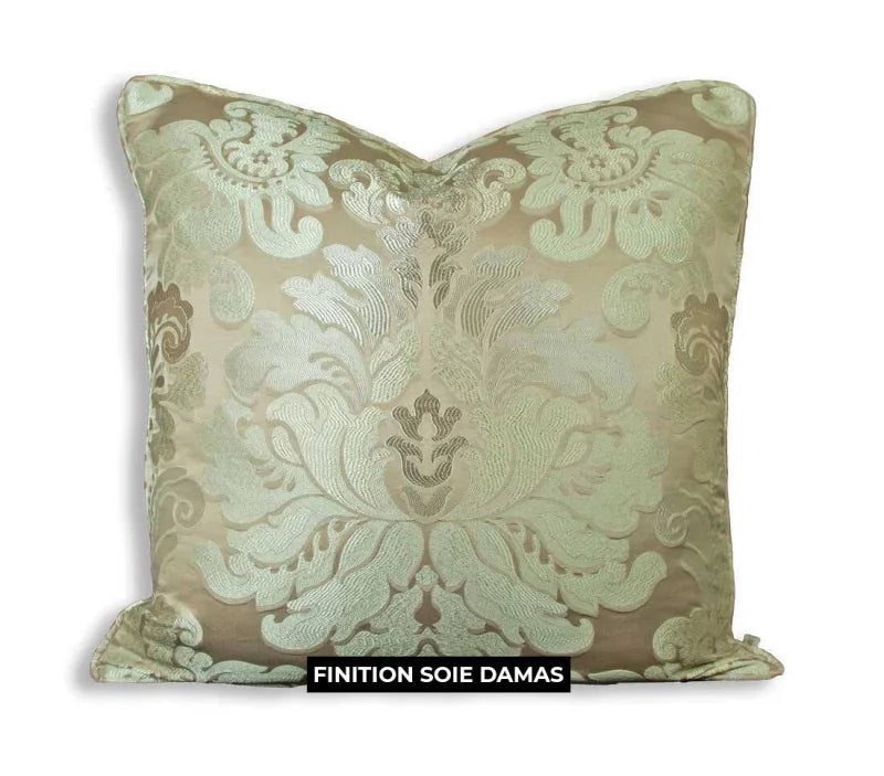 Coussin baroque couleur huître et crème en soie damas