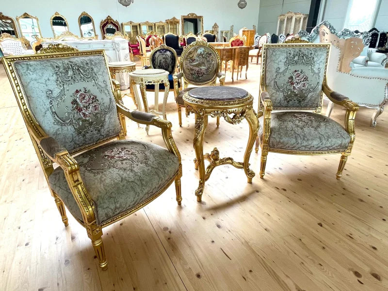 Ensemble fauteuils baroque et table d’appoint sellette plateau marbre