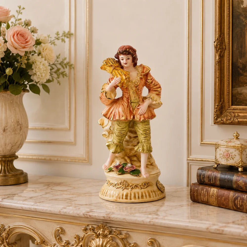 figurine-homme-aristocratique-pour-decoration-de-salon-baroque / figurine baroque pour decoration de luxe style Louis XV