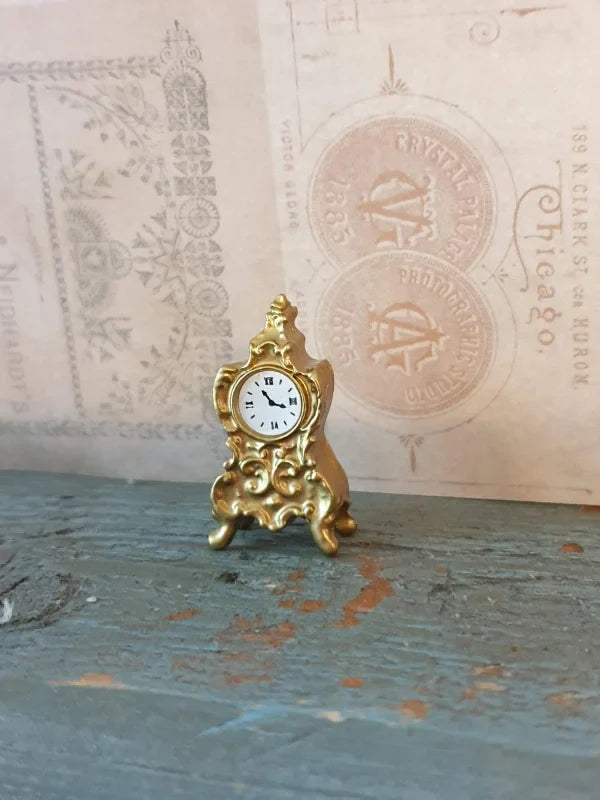 Horloge baroque miniature