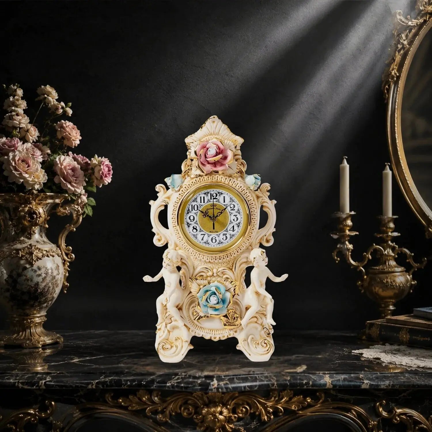 Horloge de table Capodimonte aux chérubins et roses Swarovski style baroque italien - Horloge porcelaine Capodimonte