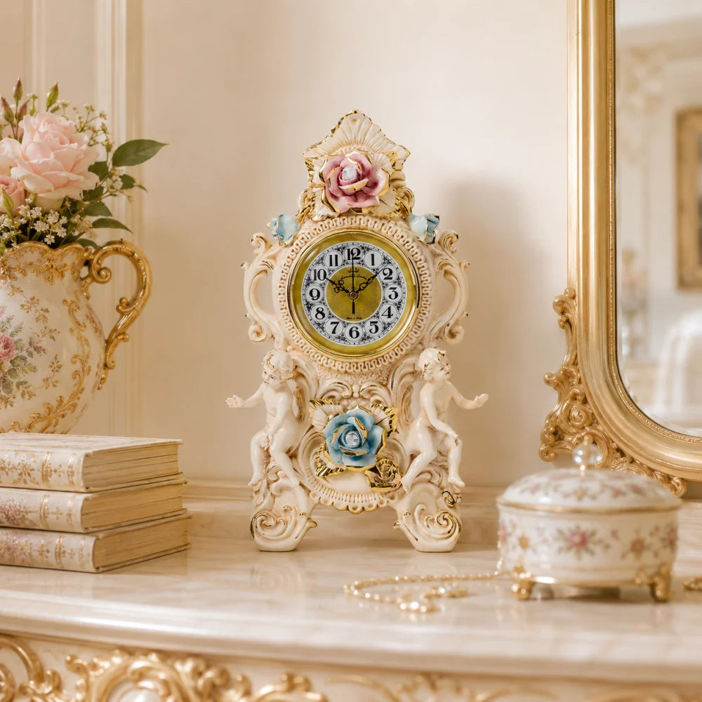 horloge-style-XVIIIe-pour-salon-baroque-et-decoration-chic / horloge de cheminée pour interieur appartement parisien style louis XV / horloge design italien